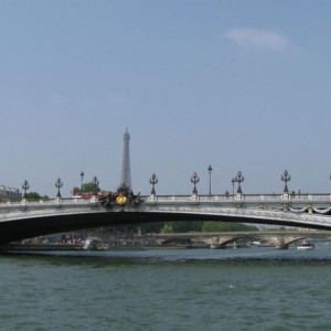 Ponte E torre Paris