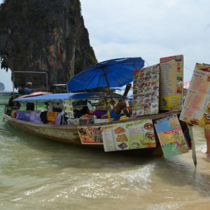 Pranang Beach - Tail Boat Restaurante