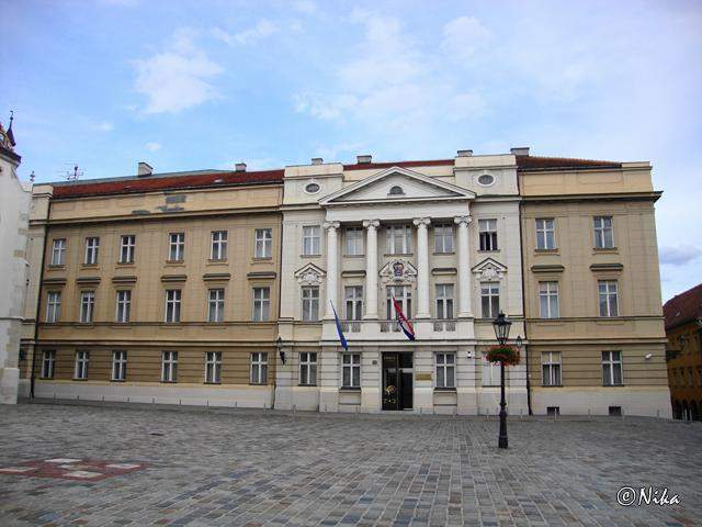 7DSC03582 Parlamento - Zagreb.JPG