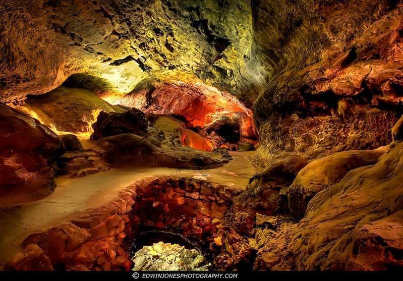 Cueva-de-los-Verdes-Canary-Islands-3