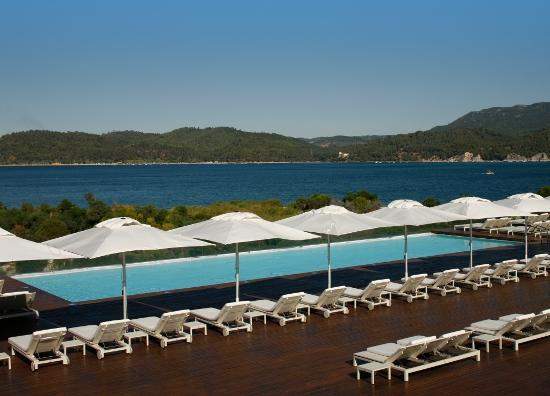 troia design hotel piscina 550 1362907854510f0871a9187 1