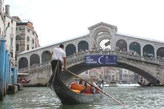 a2.bp.blogspot.com__kPtEhpW_3h4_UPakuMZ5w8I_AAAAAAAABF0_ZJmxrcfrOJg_s320_veneza_2B_252819_2529.JPG