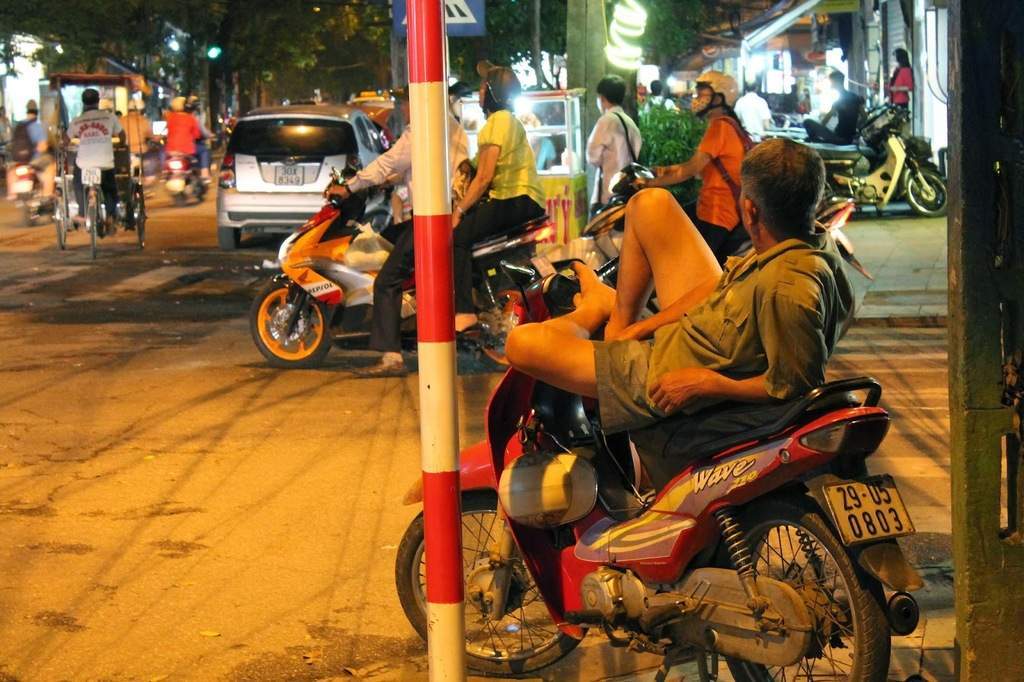 a2.bp.blogspot.com__qWg2G4jeZRI_U6rO_FVAxzI_AAAAAAAAArg__k0WEqG7hUI_s1600_hanoi.jpg
