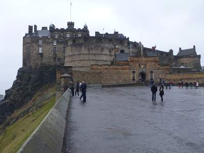 a4.bp.blogspot.com__4gyiFcdKf4U_UWaUYg1yGtI_AAAAAAAABgU_boi_a6ZqP_o_s400_edimburgo__39_.JPG