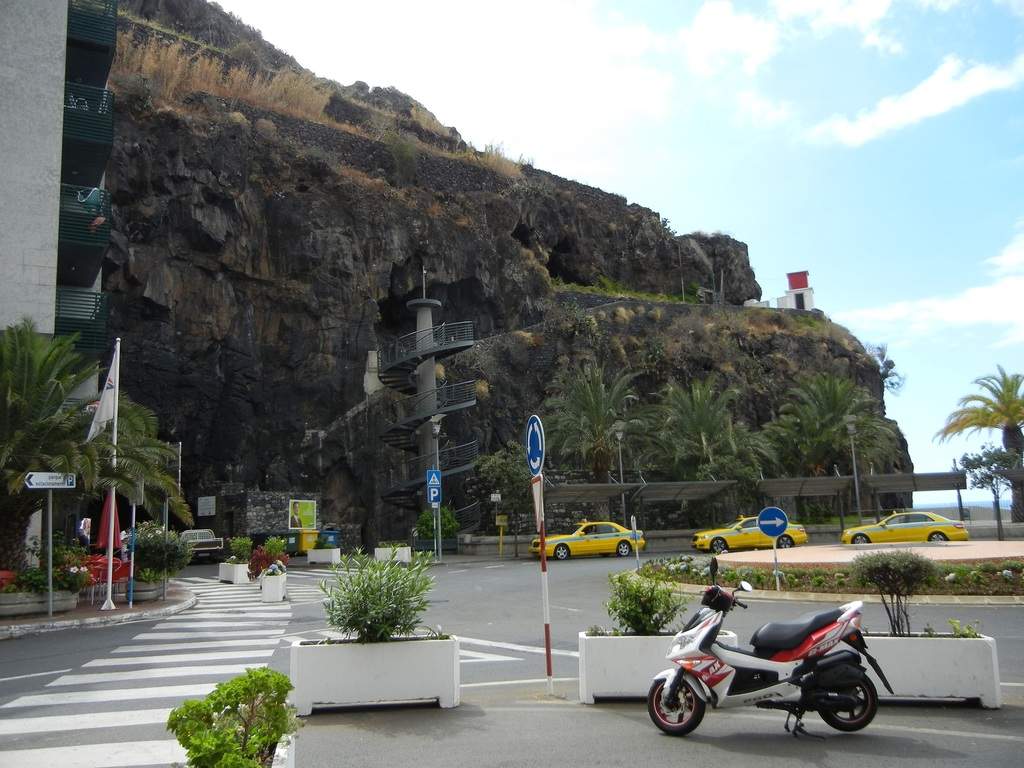 adl.dropboxusercontent.com_u_15955846_Madeira_DSCN1479.JPG