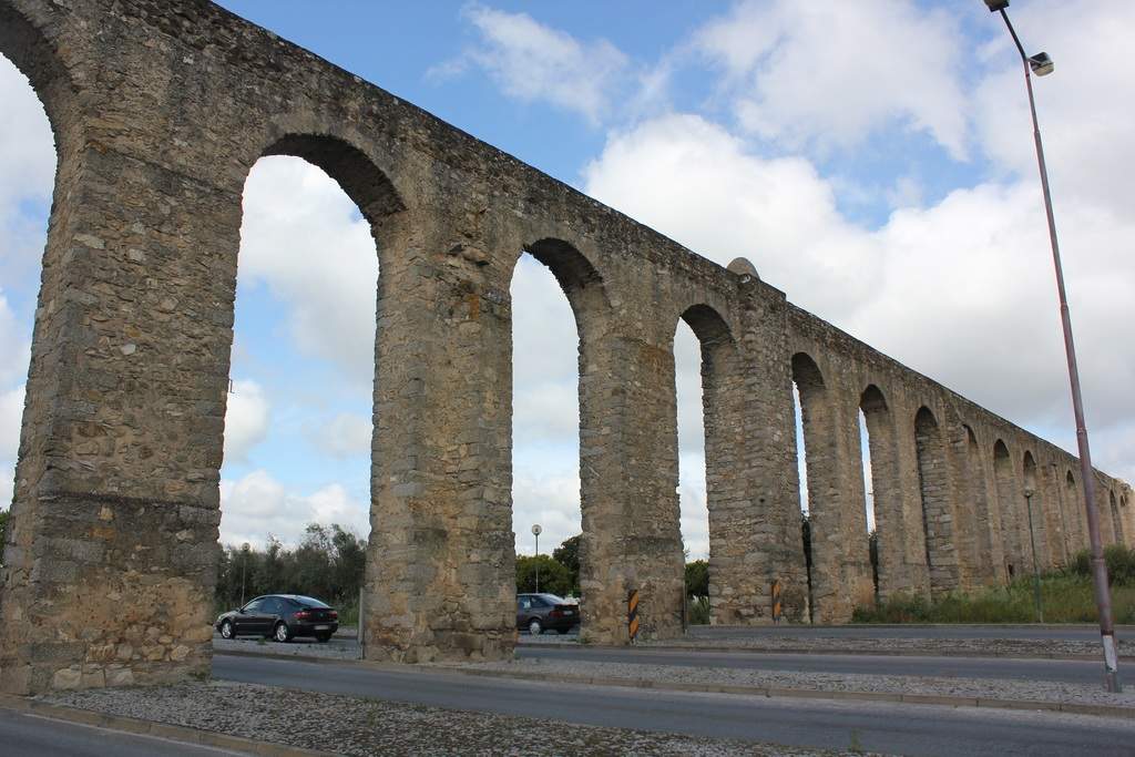 adl.dropboxusercontent.com_u_59751769_Evora_Aqueduto.jpg