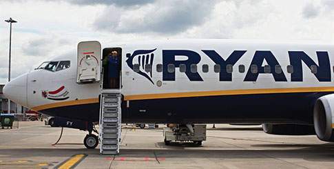 aeconomico.sapo.pt_public_uploads_articles_1_novo_site_card_ryanair_091214.jpg