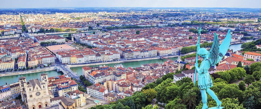 aen.aegeanair.com___media_destinations_lyon_lyon_final_cover.jpg