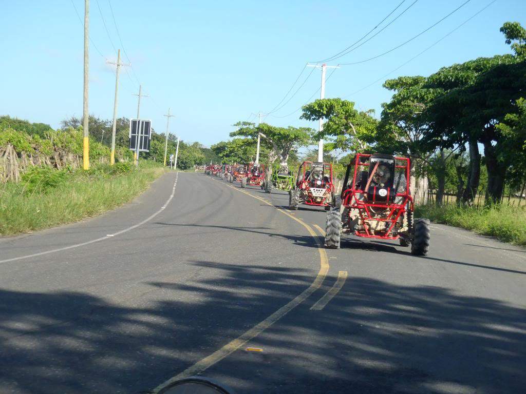 ai1000.photobucket.com_albums_af124_Apilif_Punta_20Cana_PB080020.jpg