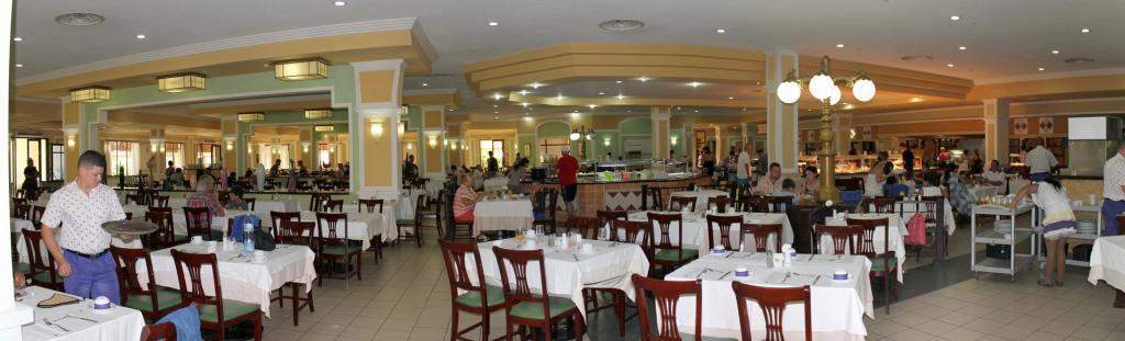 ai1006.photobucket.com_albums_af183_ajml28_Cuba_20Jun_202014_CubaR037_zps298f0f20.jpg