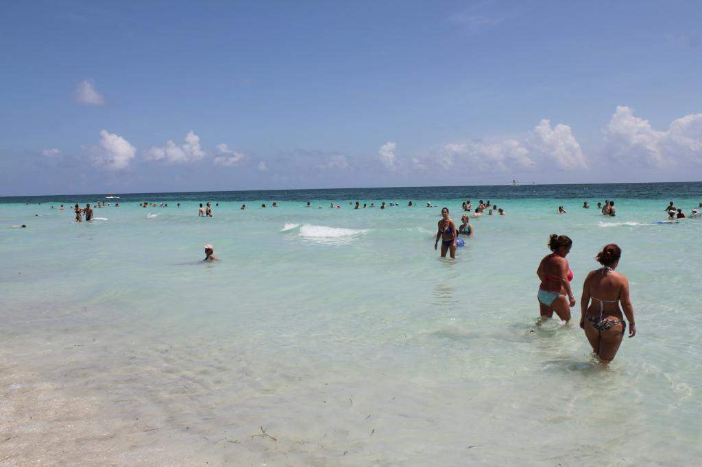 ai1006.photobucket.com_albums_af183_ajml28_Cuba_20Jun_202014_CubaR143_zps5712155d.jpg