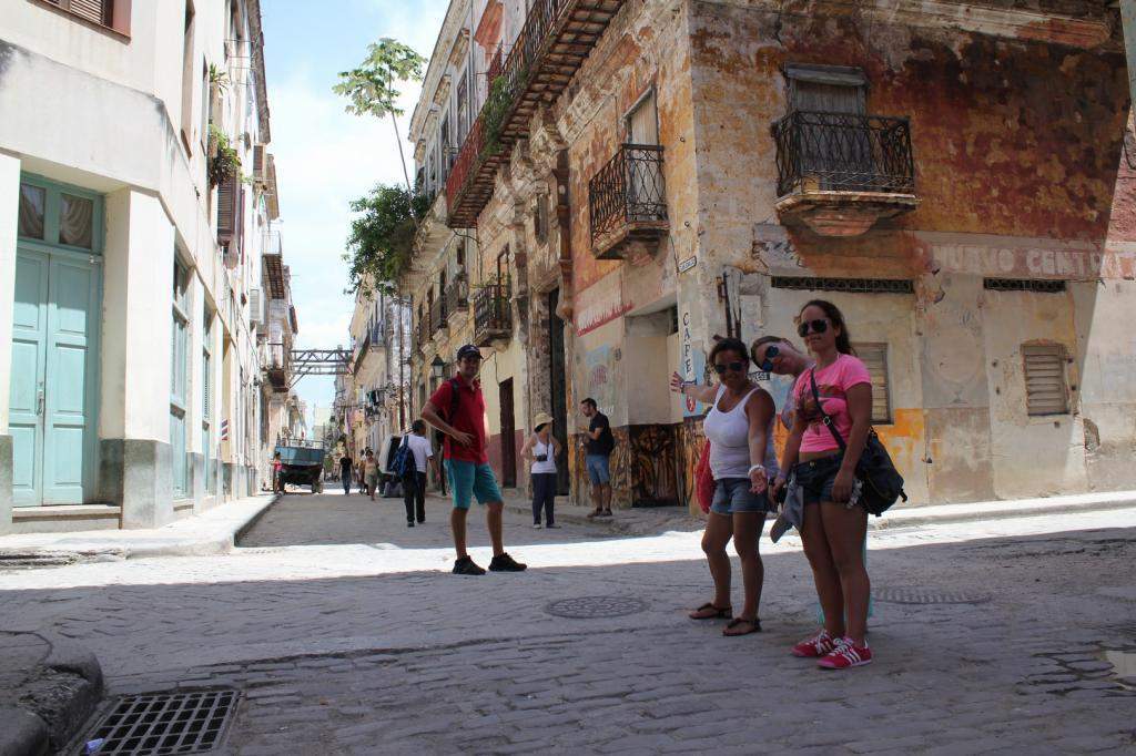 ai1006.photobucket.com_albums_af183_ajml28_Cuba_20Jun_202014_CubaR191_zps579f24b5.jpg