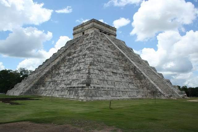 ai1035.photobucket.com_albums_a433_dasNeves_ChicenItza109.jpg