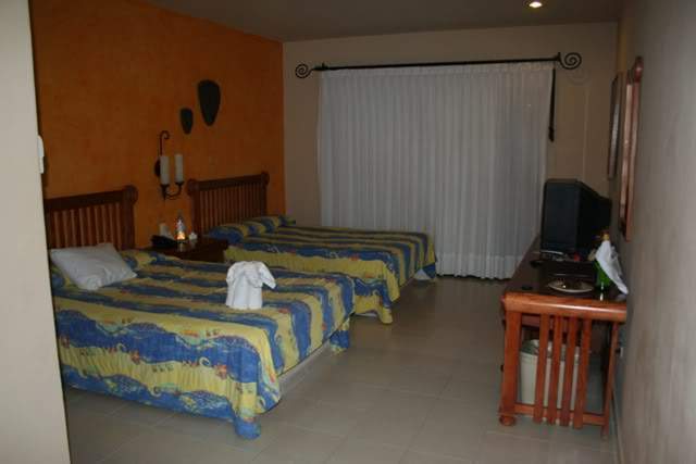 ai1035.photobucket.com_albums_a433_dasNeves_ChicenItza334.jpg