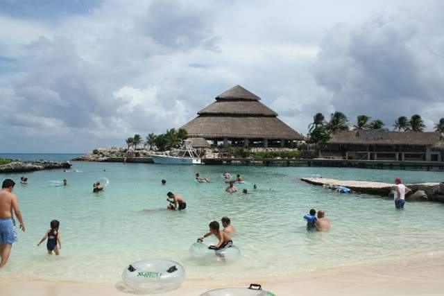ai1035.photobucket.com_albums_a433_dasNeves_Xcaret206.jpg