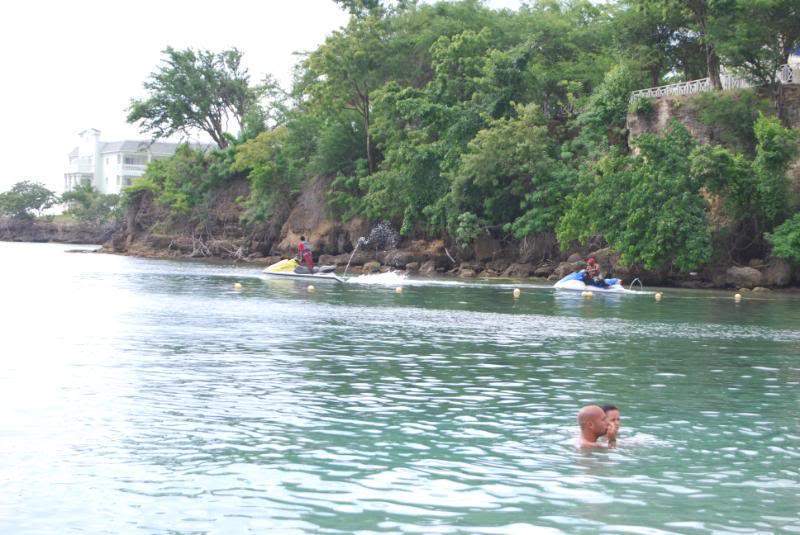 ai105.photobucket.com_albums_m219_bnuno40_Jamaica_202009_37.jpg