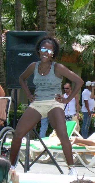 ai105.photobucket.com_albums_m219_bnuno40_Palace_DSCN3932.jpg