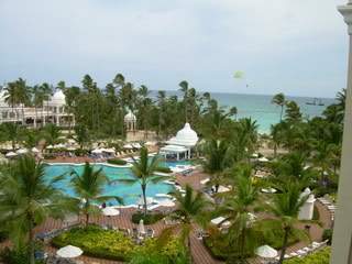 ai105.photobucket.com_albums_m219_bnuno40_Palace_DSCN4033.jpg