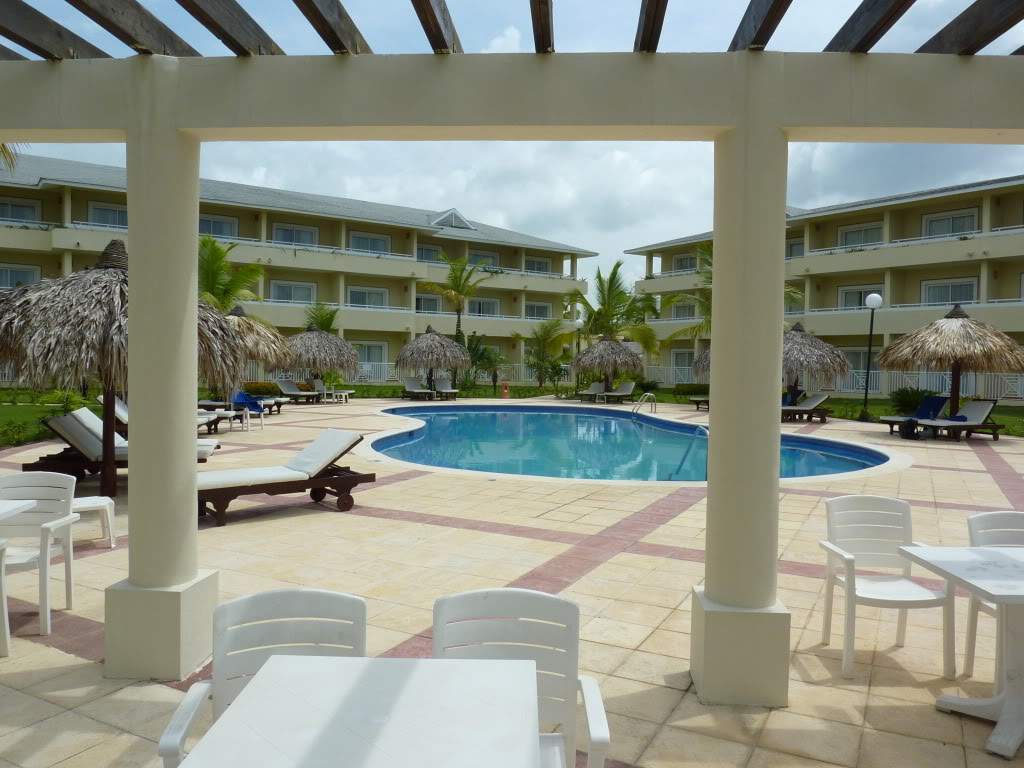 ai1051.photobucket.com_albums_s425_acristina1_Samana_202012_20Report_15Piscinapq.jpg