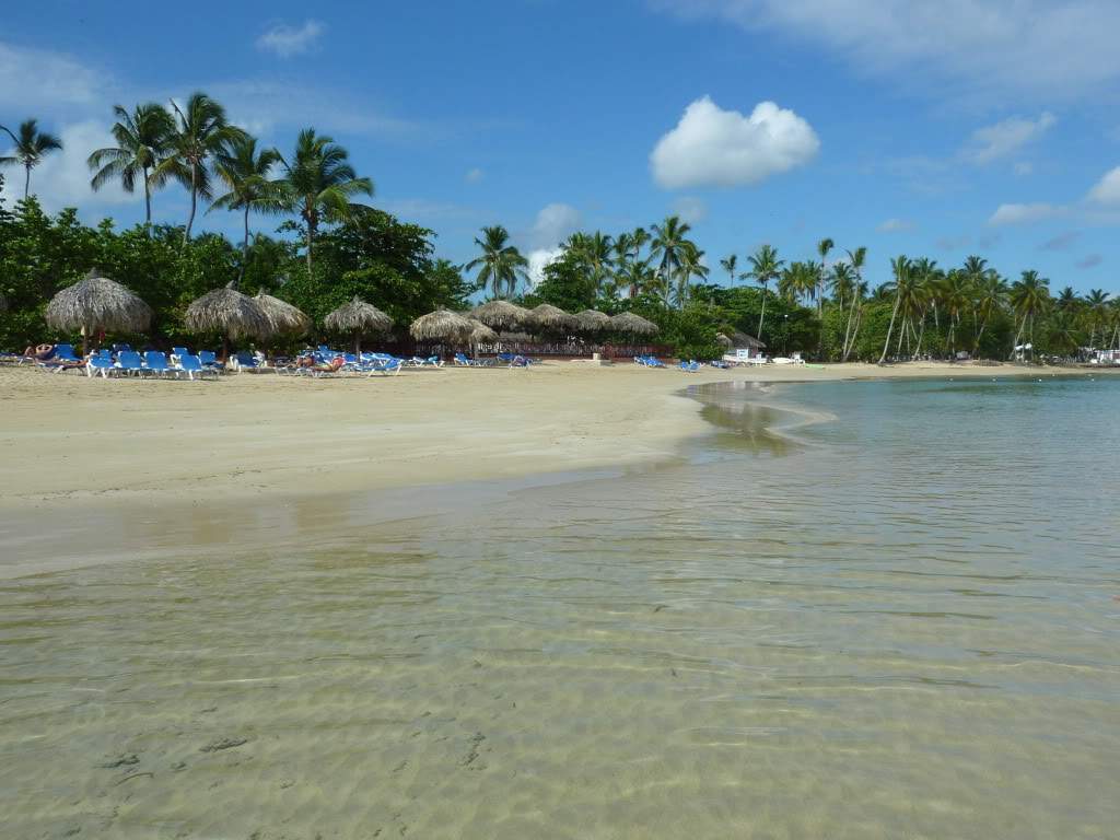 ai1051.photobucket.com_albums_s425_acristina1_Samana_202012_20Report_20PraiaEPRestPraia.jpg