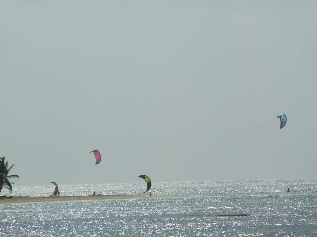 ai1051.photobucket.com_albums_s425_acristina1_Samana_202012_20Report_29PraiaEPKitesurf.jpg