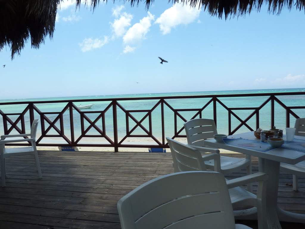 ai1051.photobucket.com_albums_s425_acristina1_Samana_202012_20Report_43RestPraia.jpg