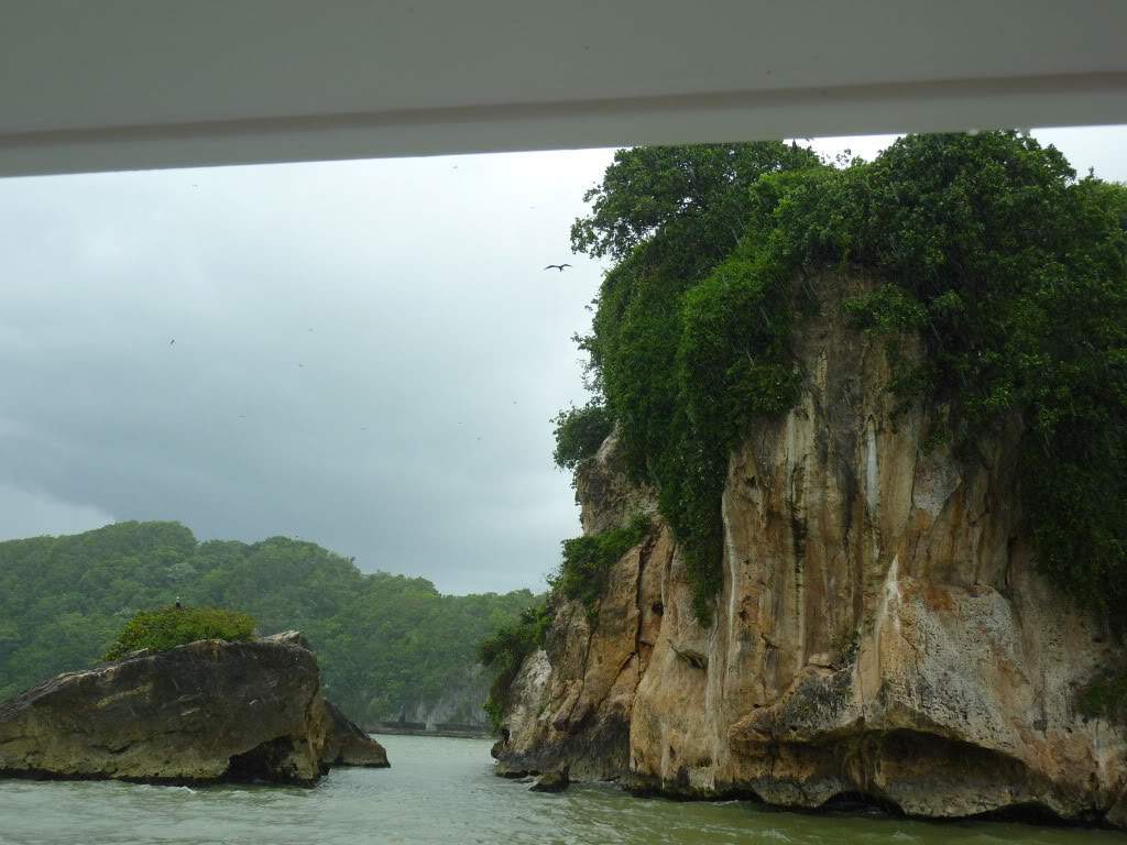 ai1051.photobucket.com_albums_s425_acristina1_Samana_202012_20Report_64Haitises.jpg