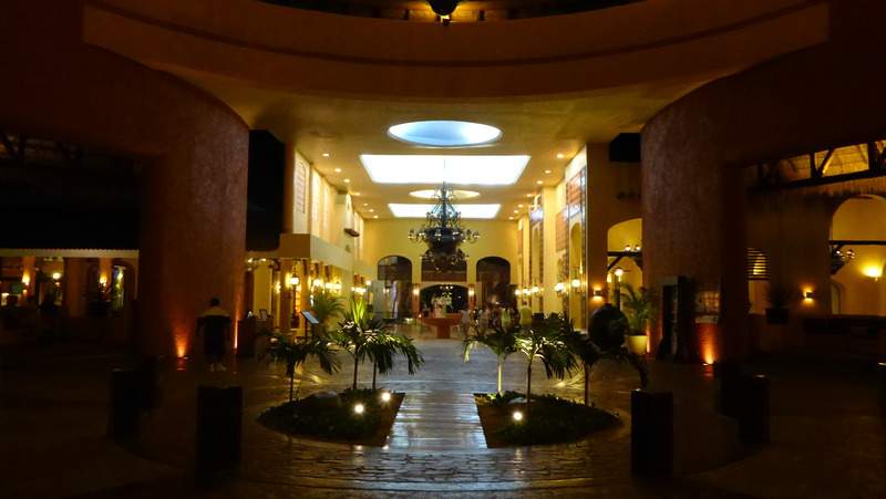 ai107.photobucket.com_albums_m301_pedrotdi150_Mexico_P1120425_zpsy2w66a0l.jpg