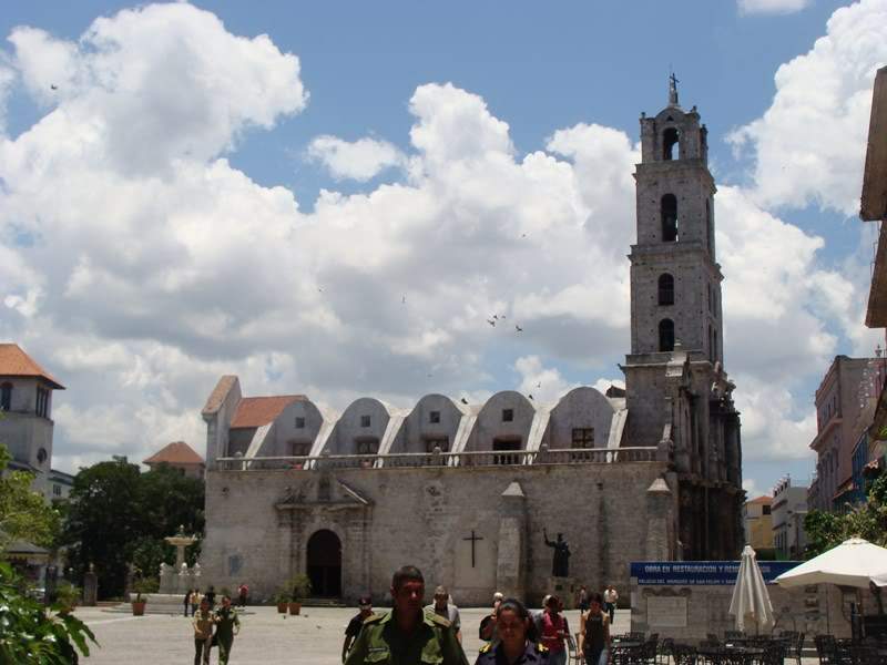 ai1080.photobucket.com_albums_j334_jnunes1977_Cuba_Havana_CUBA_MAIO2009_4GB866800x600.jpg