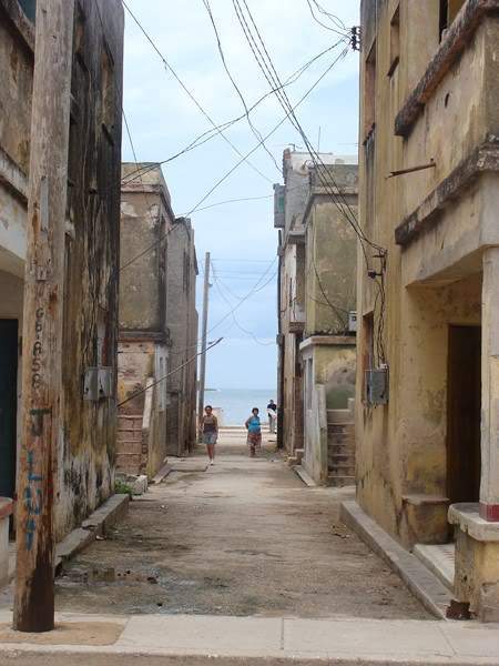 ai1080.photobucket.com_albums_j334_jnunes1977_Cuba_Holguin_CUBA_MAIO2009_4GB253800x600.jpg