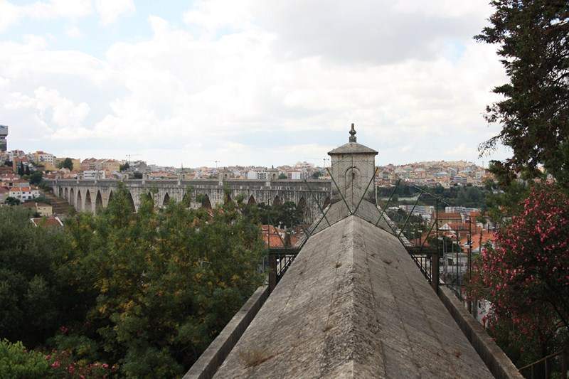 ai1080.photobucket.com_albums_j334_jnunes1977_Lisboa_Aqueduto_149800x600.jpg