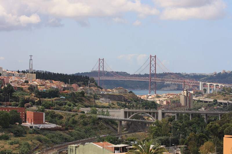 ai1080.photobucket.com_albums_j334_jnunes1977_Lisboa_Aqueduto_174800x600.jpg