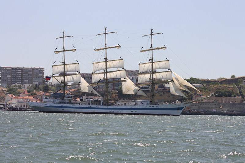 ai1080.photobucket.com_albums_j334_jnunes1977_Lisboa_Tejo_1107800x600.jpg