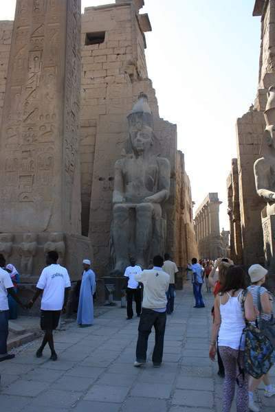 ai1080.photobucket.com_albums_j334_jnunes1977_luxor_egipto20102100800x600.jpg