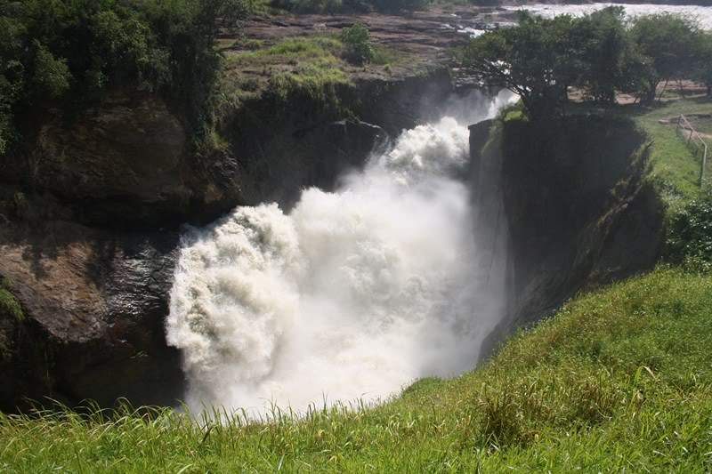 ai1080.photobucket.com_albums_j334_jnunes1977_Uganda_20__20Dia_203_uganda338800x600.jpg