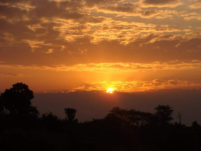 ai1080.photobucket.com_albums_j334_jnunes1977_Uganda_20__20Dia_203_ugandas139800x600.jpg