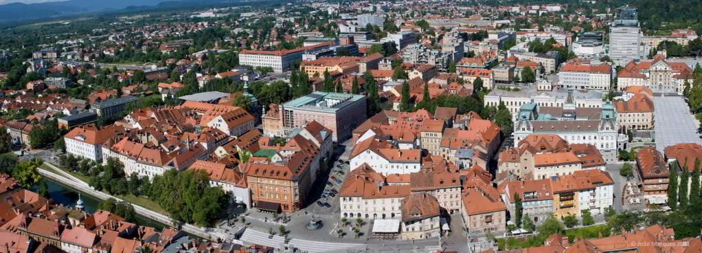 ai1100.photobucket.com_albums_g415_jpmeslovenia_Panormica2re.jpg