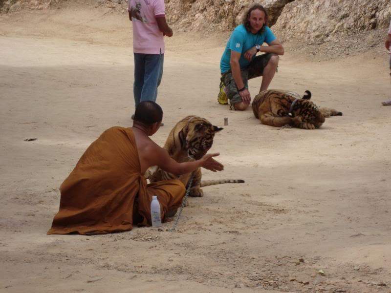 ai1165.photobucket.com_albums_q594_ninoenina_DSC050511280x768.jpg