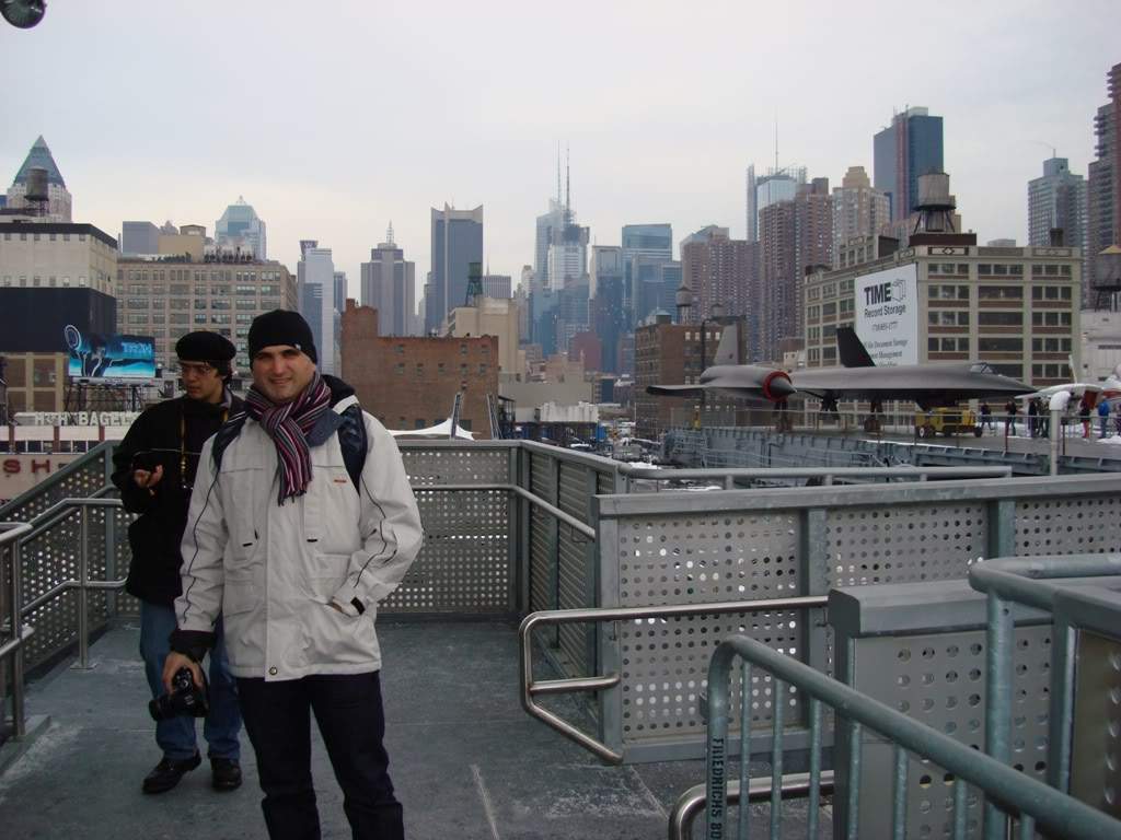 ai1200.photobucket.com_albums_bb329_RuiMSa_NovaIorque_Dia31Intrepid_DSC06387.jpg