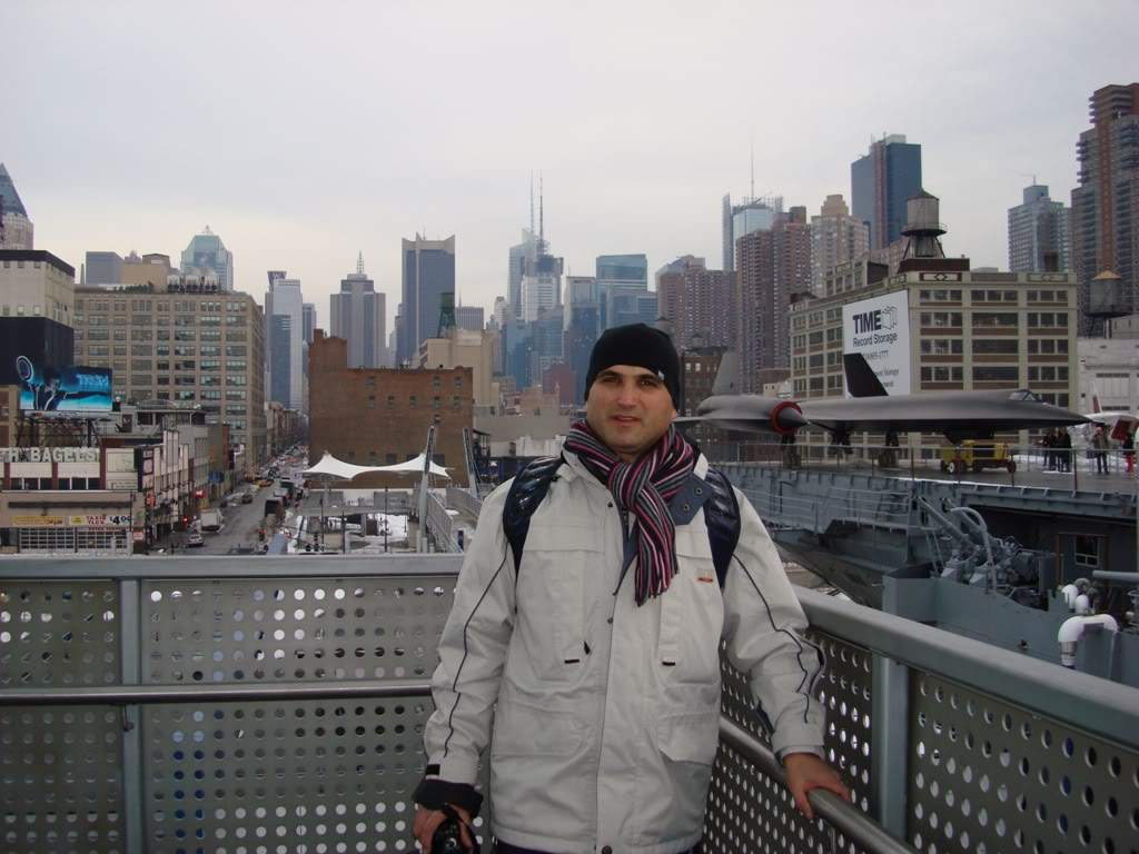 ai1200.photobucket.com_albums_bb329_RuiMSa_NovaIorque_Dia31Intrepid_DSC06388.jpg