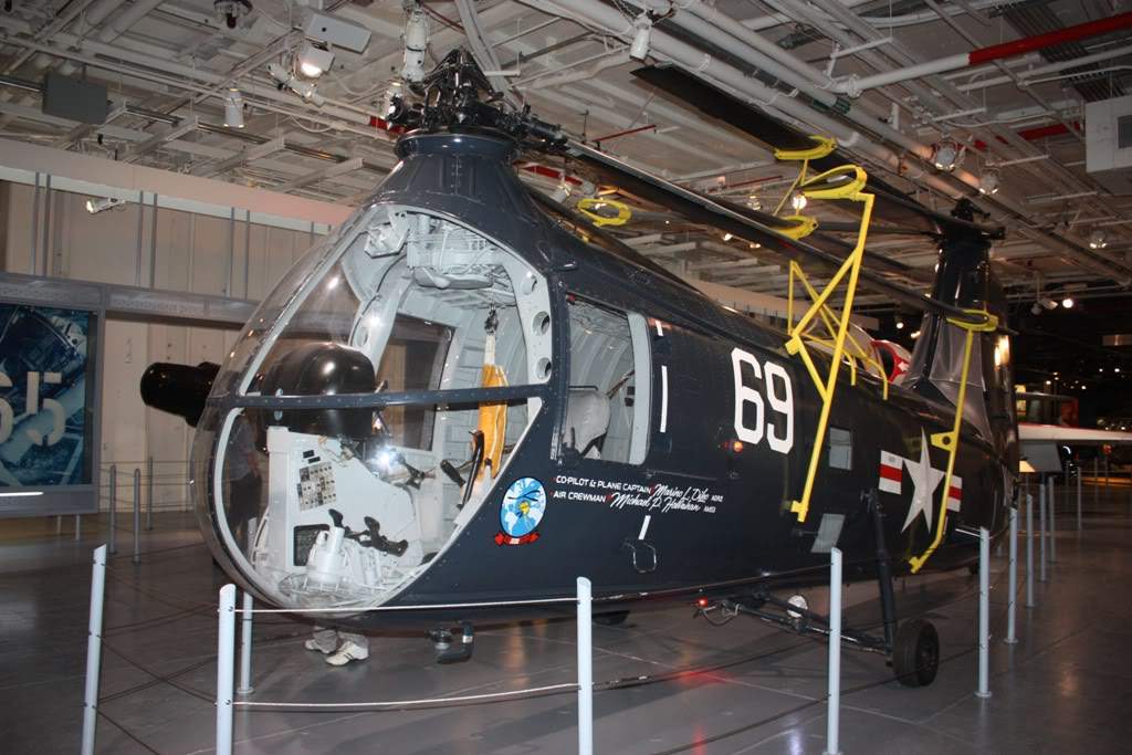 ai1200.photobucket.com_albums_bb329_RuiMSa_NovaIorque_Dia31Intrepid_IMG_4777.jpg