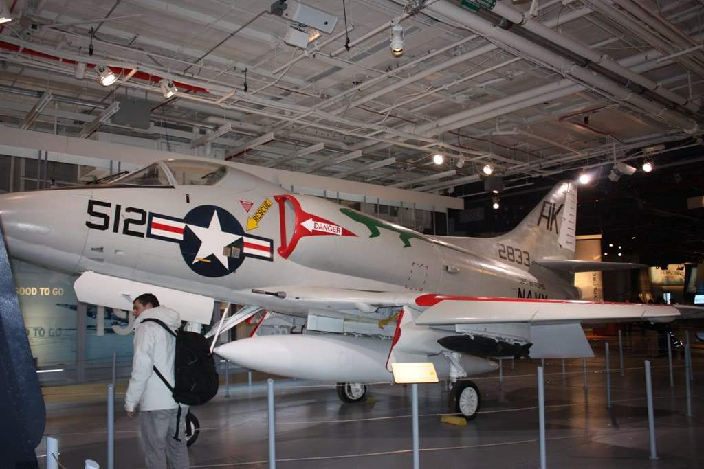 ai1200.photobucket.com_albums_bb329_RuiMSa_NovaIorque_Dia31Intrepid_IMG_4778.jpg