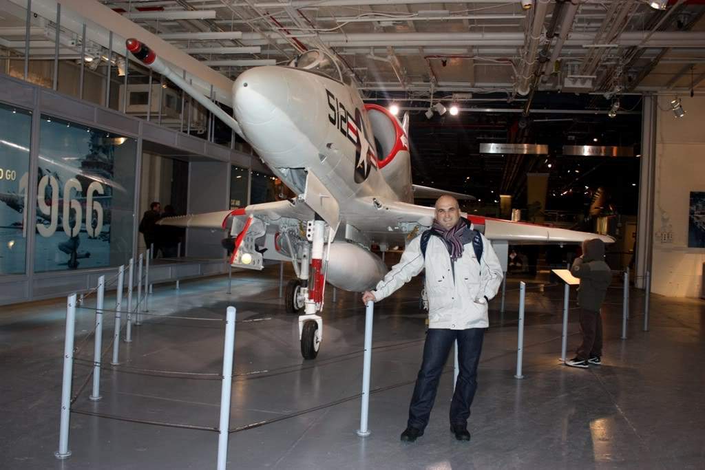 ai1200.photobucket.com_albums_bb329_RuiMSa_NovaIorque_Dia31Intrepid_IMG_4784.jpg