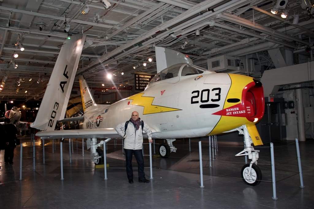 ai1200.photobucket.com_albums_bb329_RuiMSa_NovaIorque_Dia31Intrepid_IMG_4786.jpg