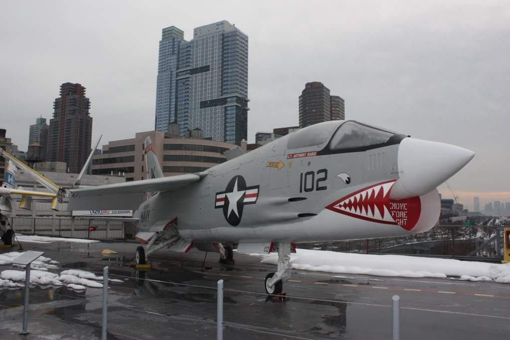 ai1200.photobucket.com_albums_bb329_RuiMSa_NovaIorque_Dia31Intrepid_IMG_4798.jpg