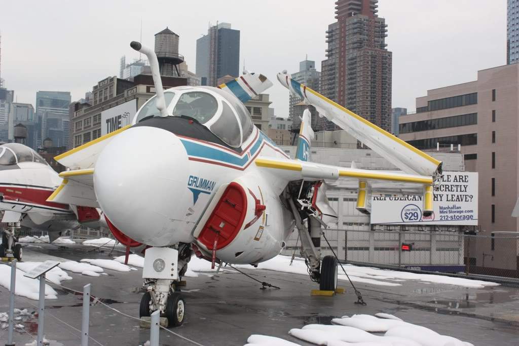 ai1200.photobucket.com_albums_bb329_RuiMSa_NovaIorque_Dia31Intrepid_IMG_4799.jpg