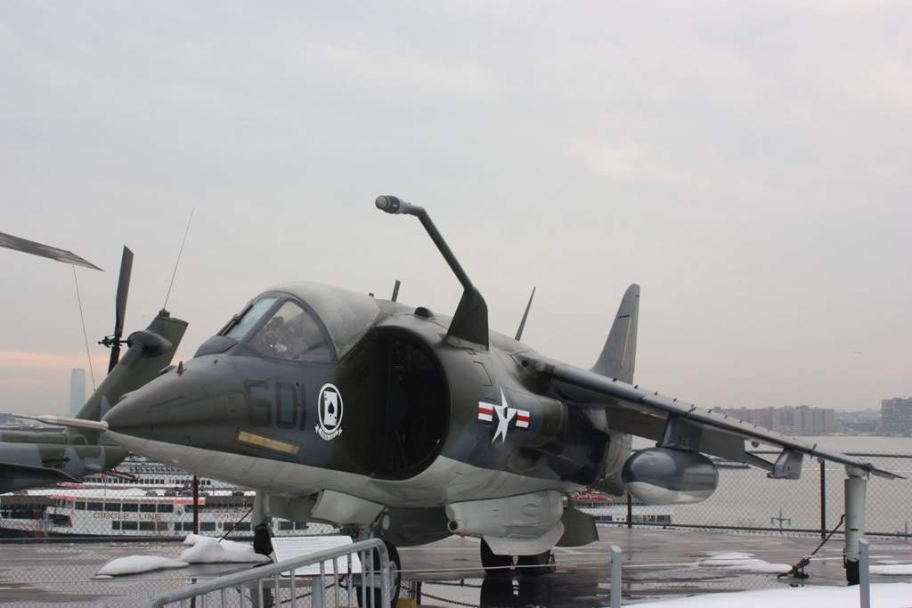 ai1200.photobucket.com_albums_bb329_RuiMSa_NovaIorque_Dia31Intrepid_IMG_4806.jpg