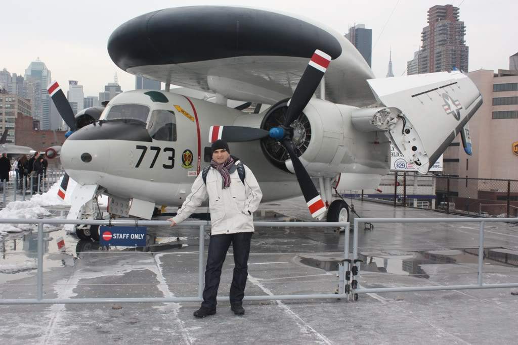 ai1200.photobucket.com_albums_bb329_RuiMSa_NovaIorque_Dia31Intrepid_IMG_4809.jpg
