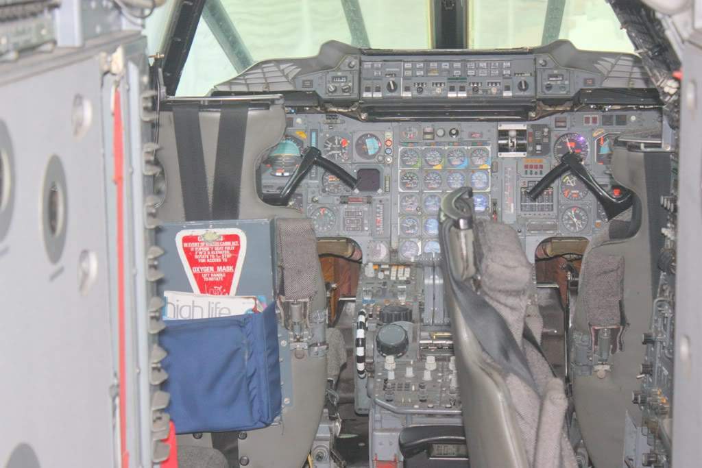 ai1200.photobucket.com_albums_bb329_RuiMSa_NovaIorque_Dia31Intrepid_IMG_4826.jpg