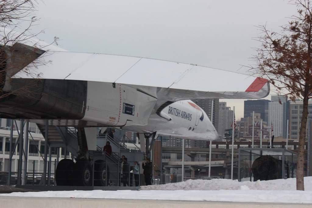 ai1200.photobucket.com_albums_bb329_RuiMSa_NovaIorque_Dia31Intrepid_IMG_4832.jpg